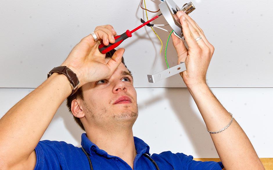 besoin d'un électricien Paris 11